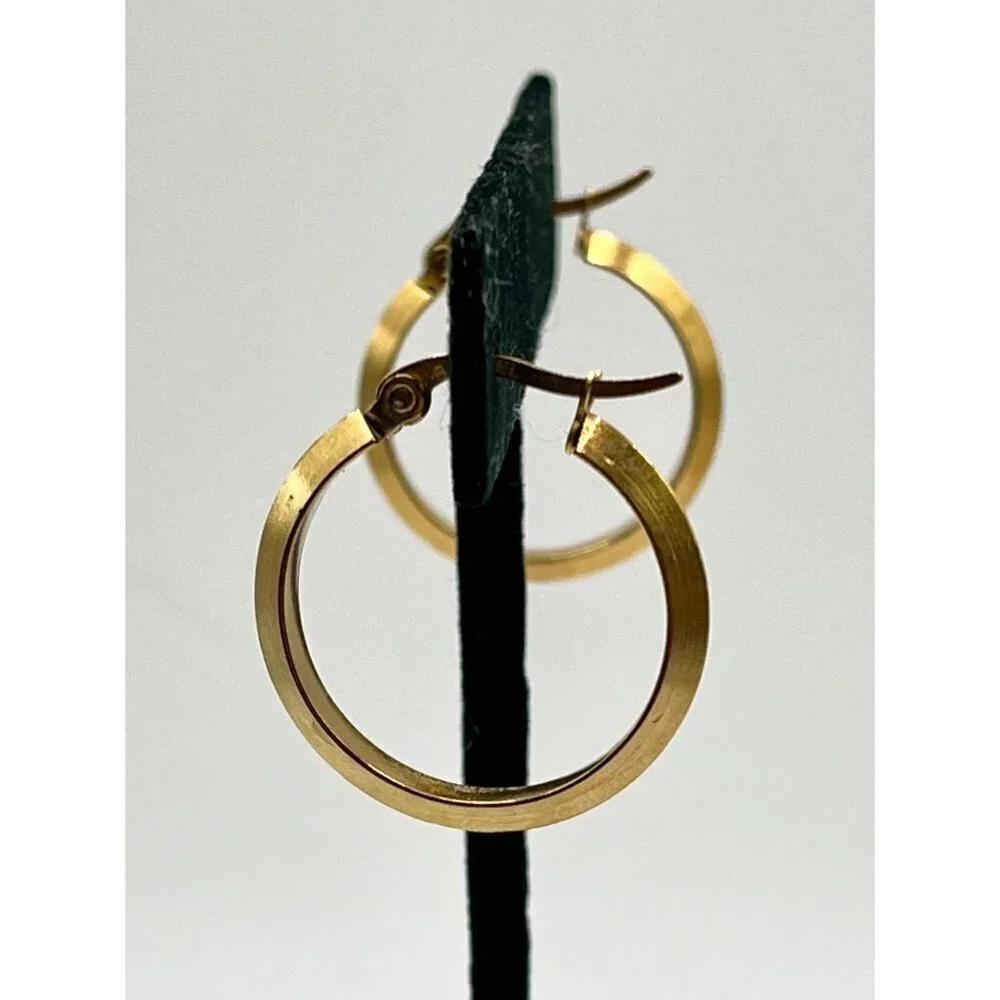Gold Tone Stainless Steel Hoop Earrings‎ Medium Size Simple Classic Minimalist